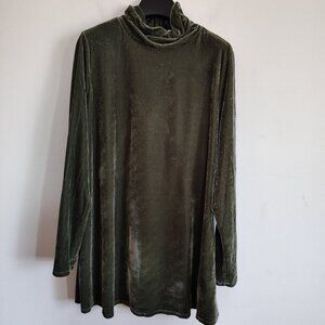 Ladies SZ L Soft Surroundings Green Velvet Tunic